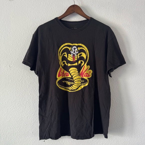 Cobra Kai Graphic T Shirt Black Large Unisex Retro Pop Culture Streetwear Casual - Picture 12 of 12